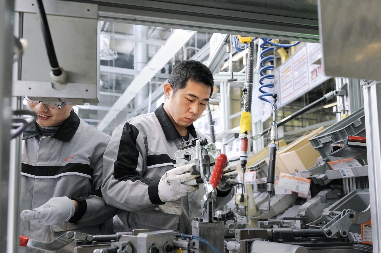 1252 EMPLEADOS trabajan actualmente en los casi 65.000 metros cuadrados de espacio de producción y oficinas.